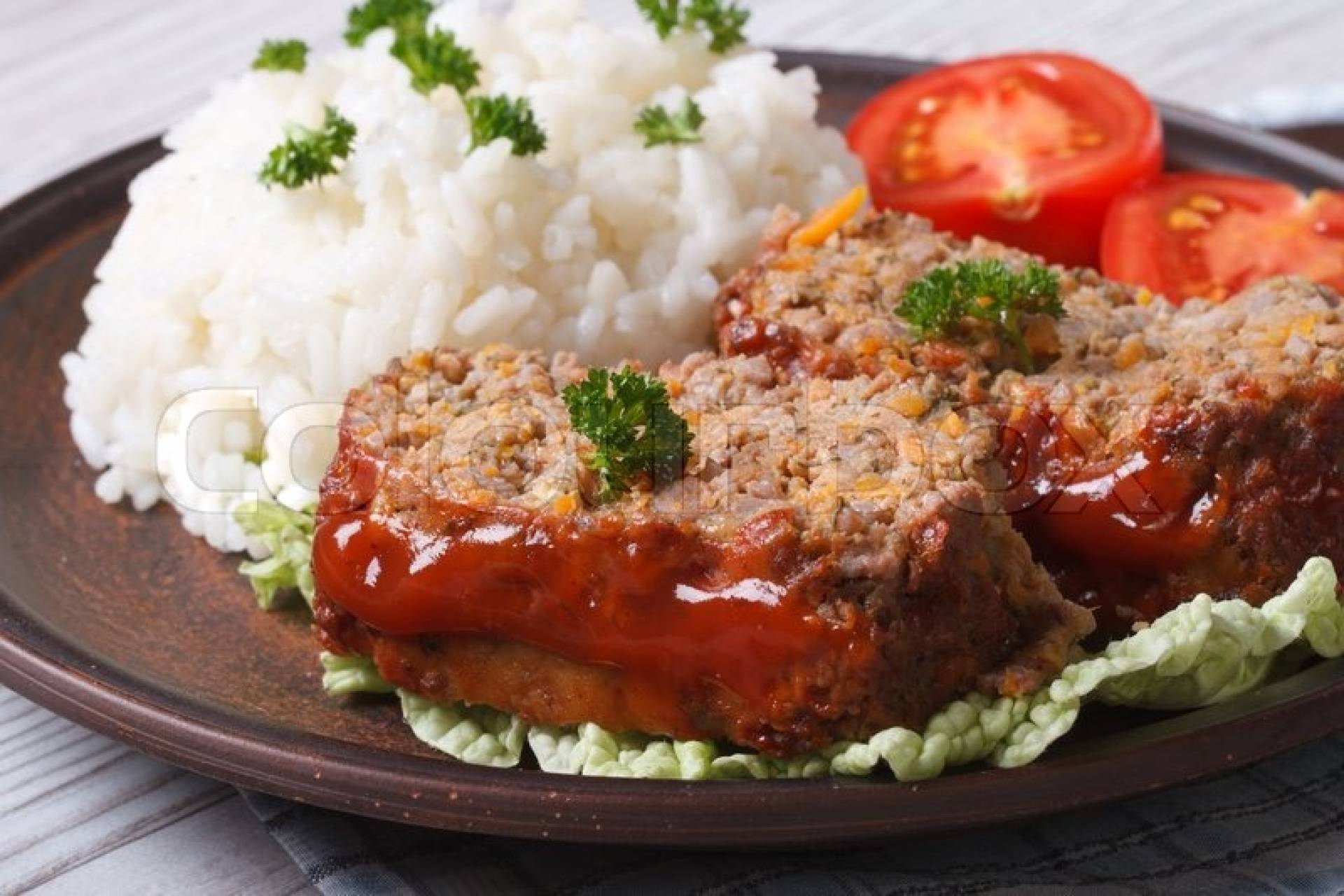 Meatloaf de pavo acompanado de arroz